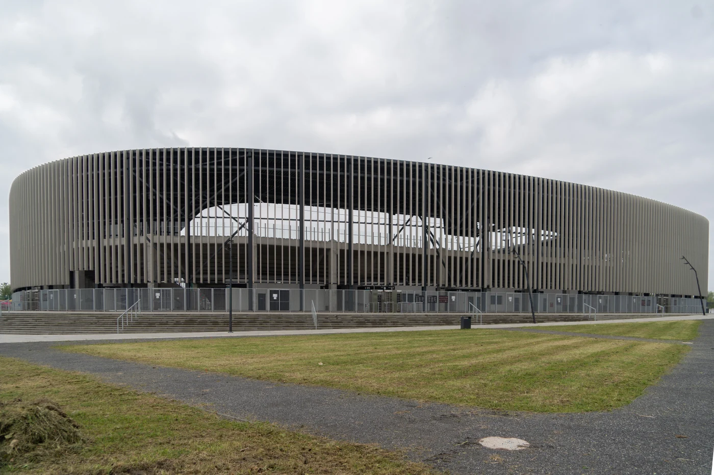2024년 촬영한 폴란드 소스노비에츠 ArcelorMittal Park 축구경기장 외관